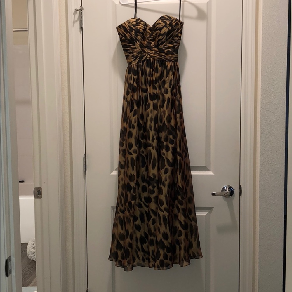Beautiful dress worn once and no longer fits 😭